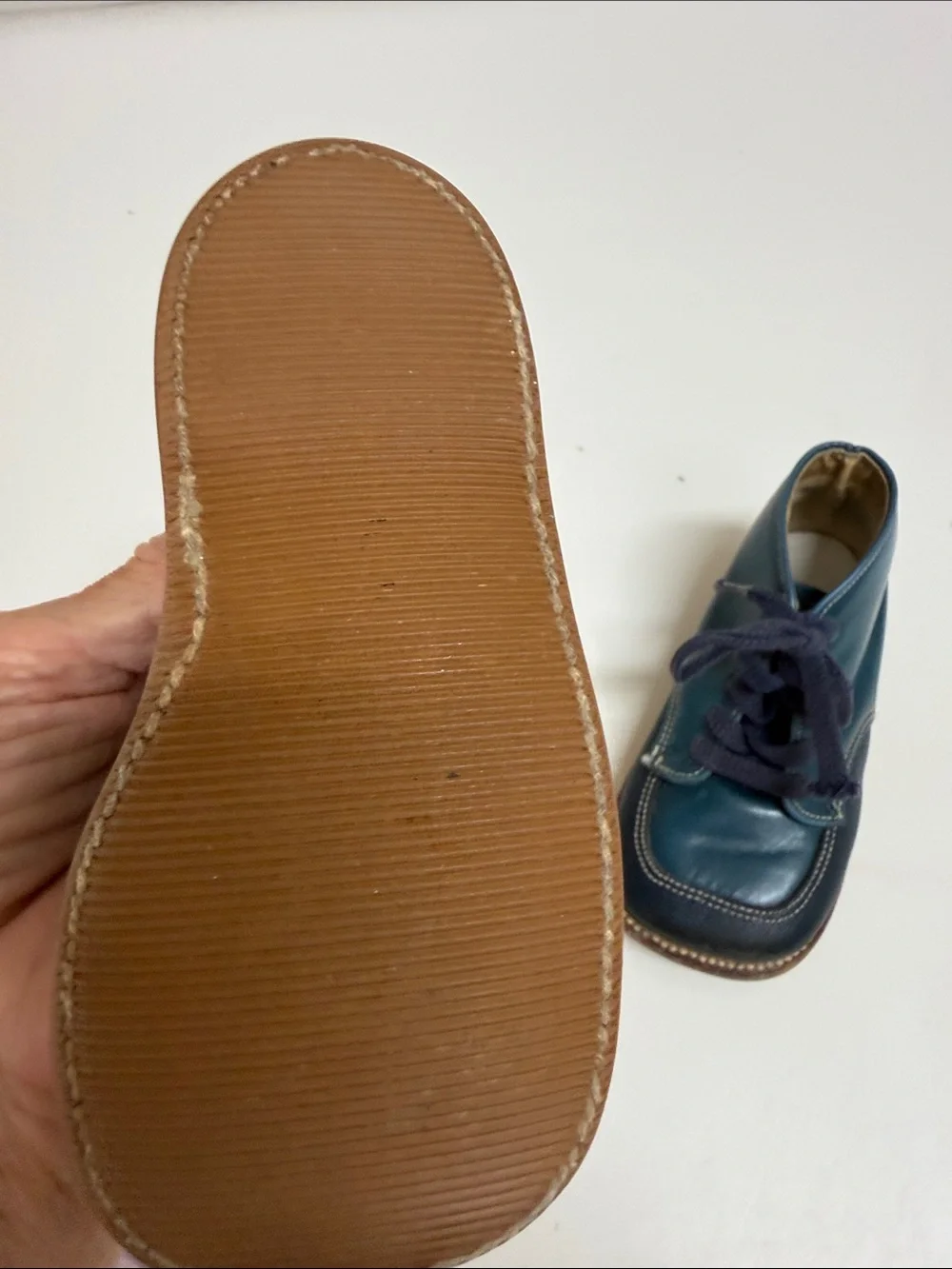 Buster Browns Kids Classic Lace-Up Leather Shoes